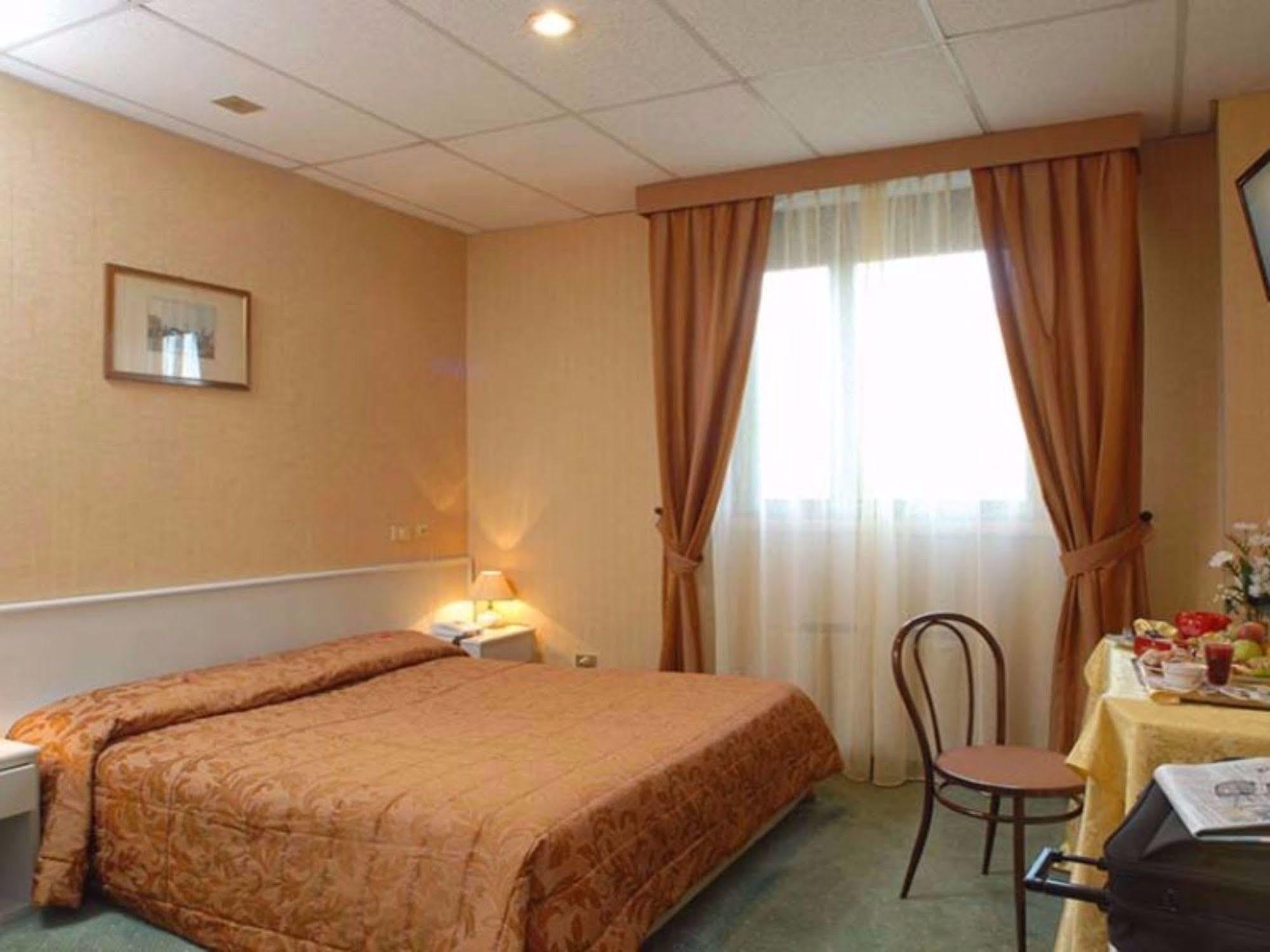 Thp Bologna Hotel Carteria di Sesto Rastignano ภายนอก รูปภาพ